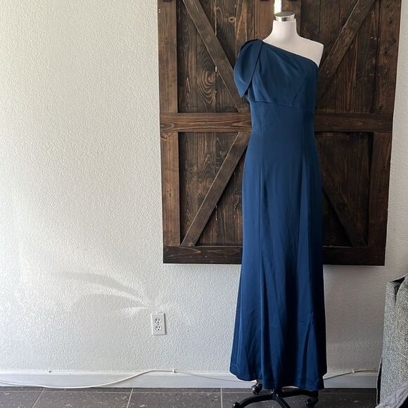 Aidan Mattox by Adrianna Papell One-Shoulder Mermaid Gown - Picture 5 of 13